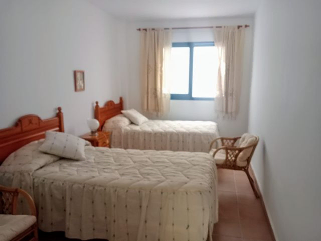 Piso en venta en Carboneras de 72 m² con 2 habitaciones, terraza y garaje