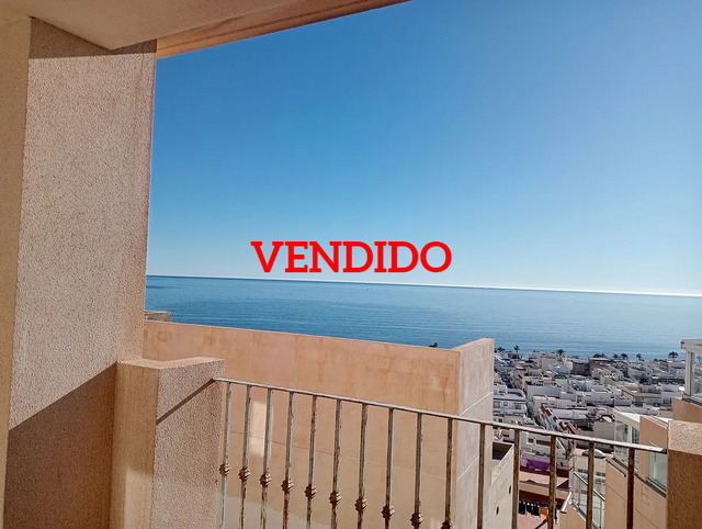 Fincas Mesa Roldán Piso en venta en Carboneras de 2 habitaciones con terraza y ascensor