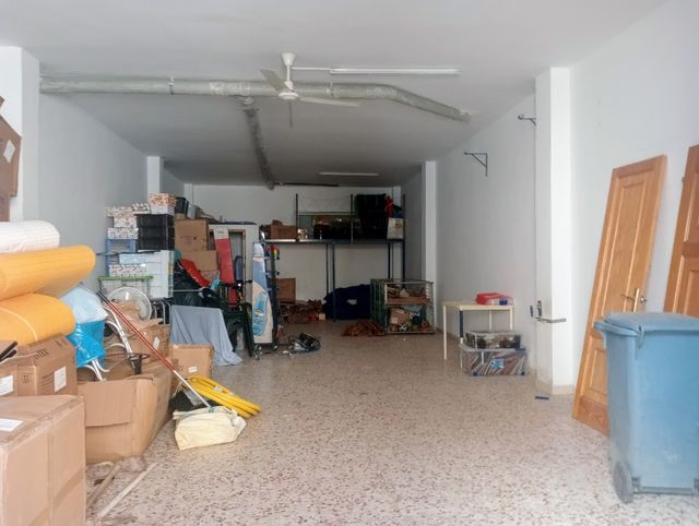 LOCAL CON POSIBILIDAD DE HACER UN APARTAMENTO Fincas053