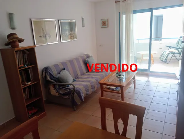 Piso en venta en Carboneras de 72 m² con 2 habitaciones, terraza y garaje